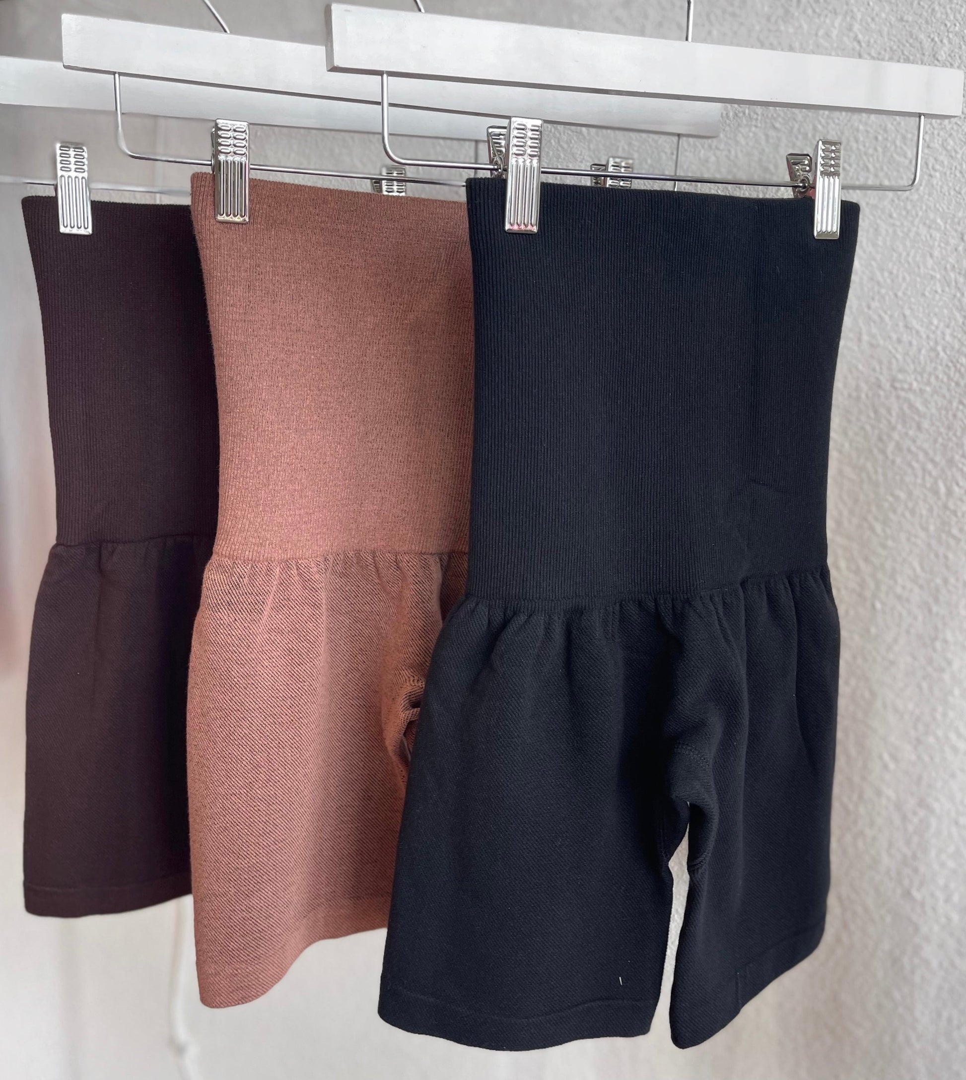 Hold me tight Biker shorts (black)