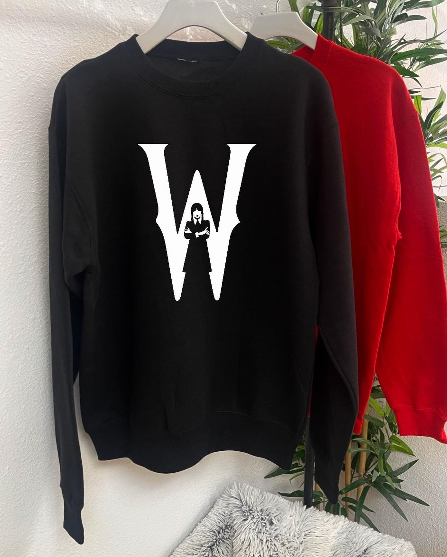 W crewneck