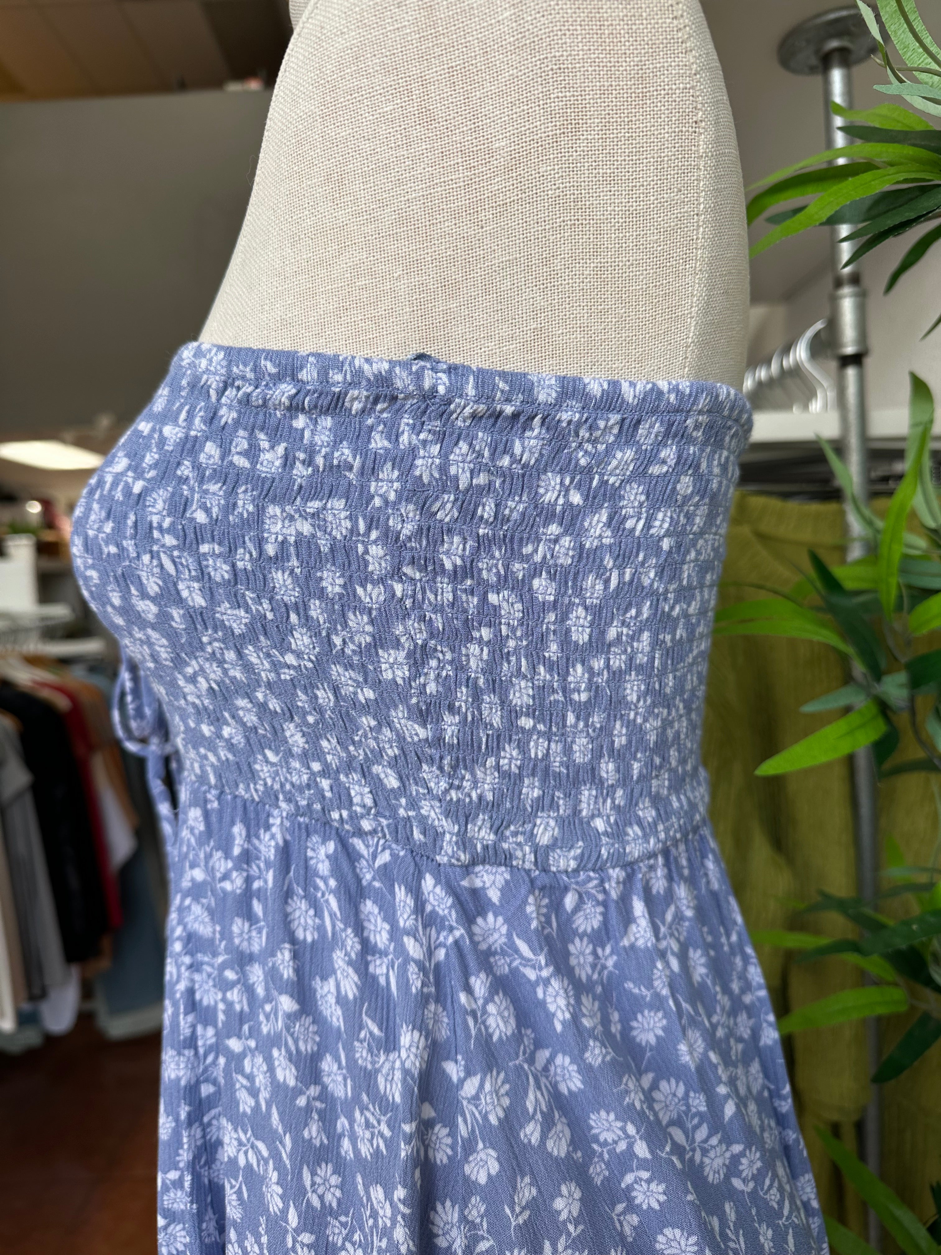 Halter maxi dress (blue)