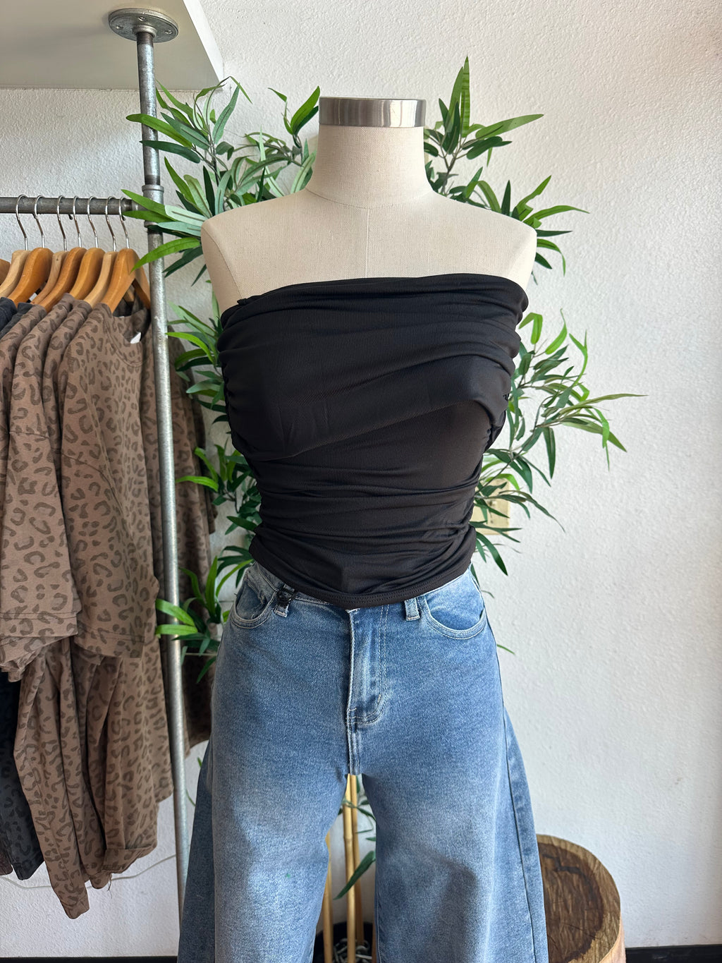 Off the shoulder short sleeve ruched knit top