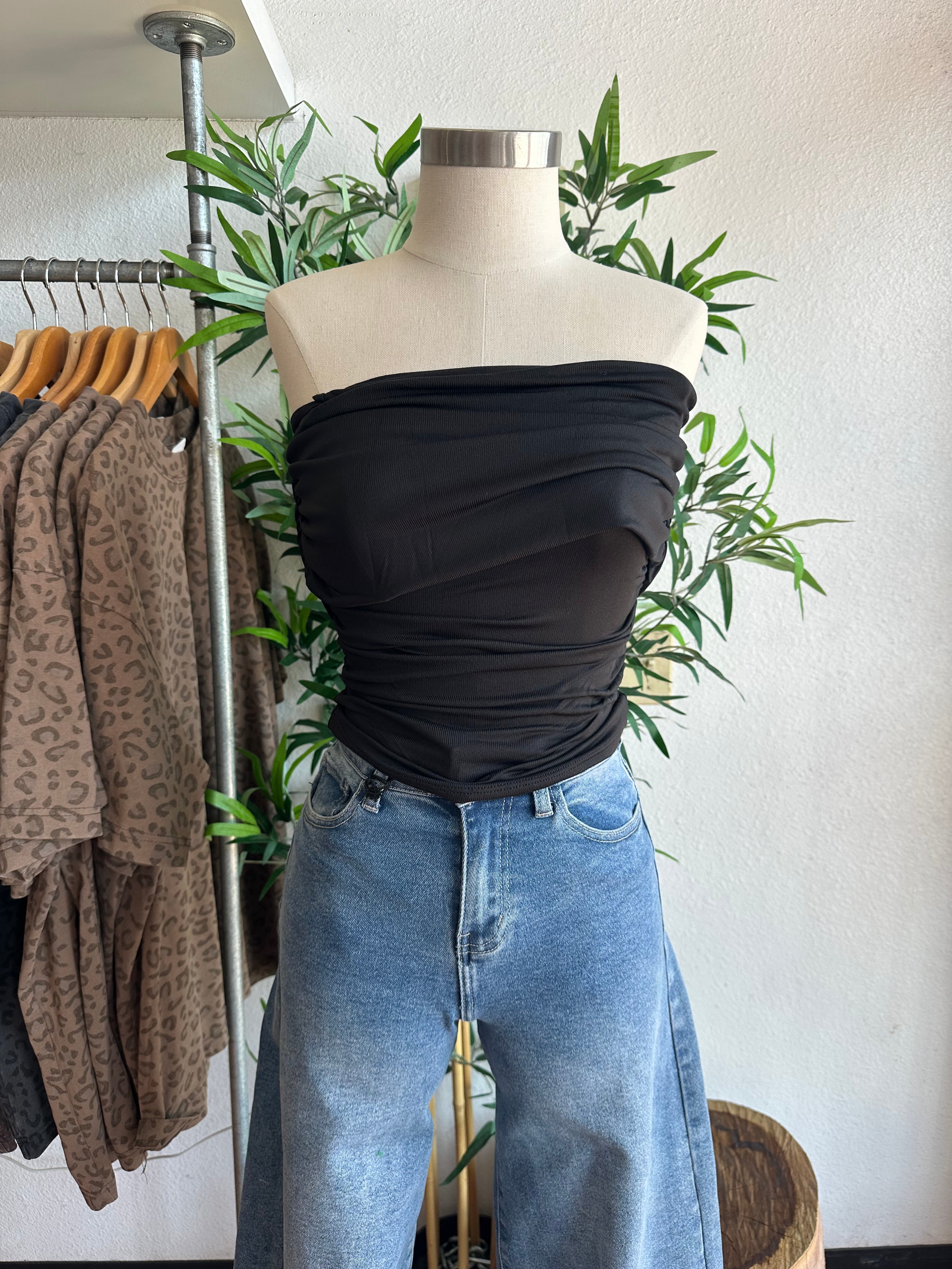 Off the shoulder short sleeve ruched knit top
