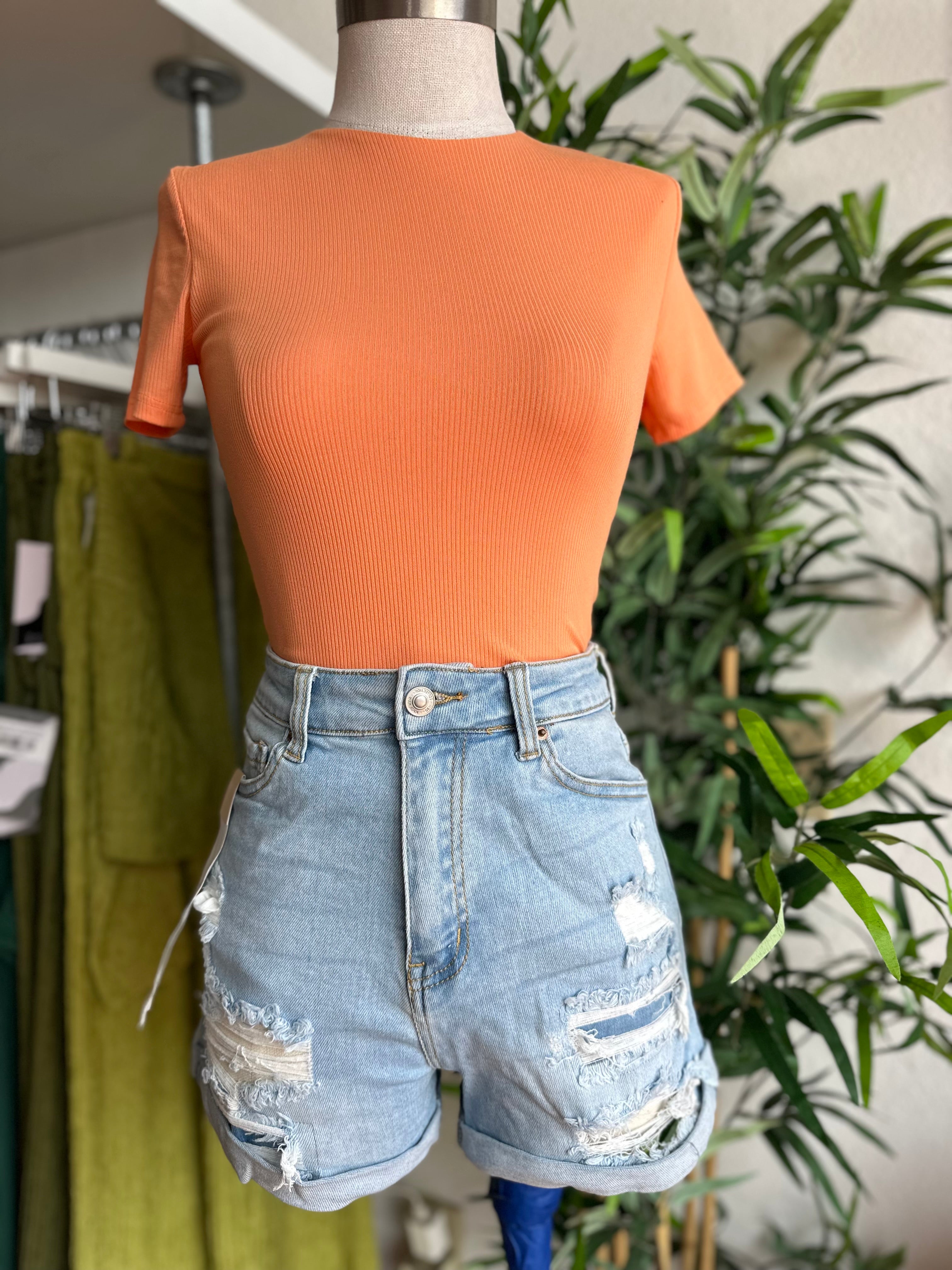 Distressed Mom Shorts (light wash)