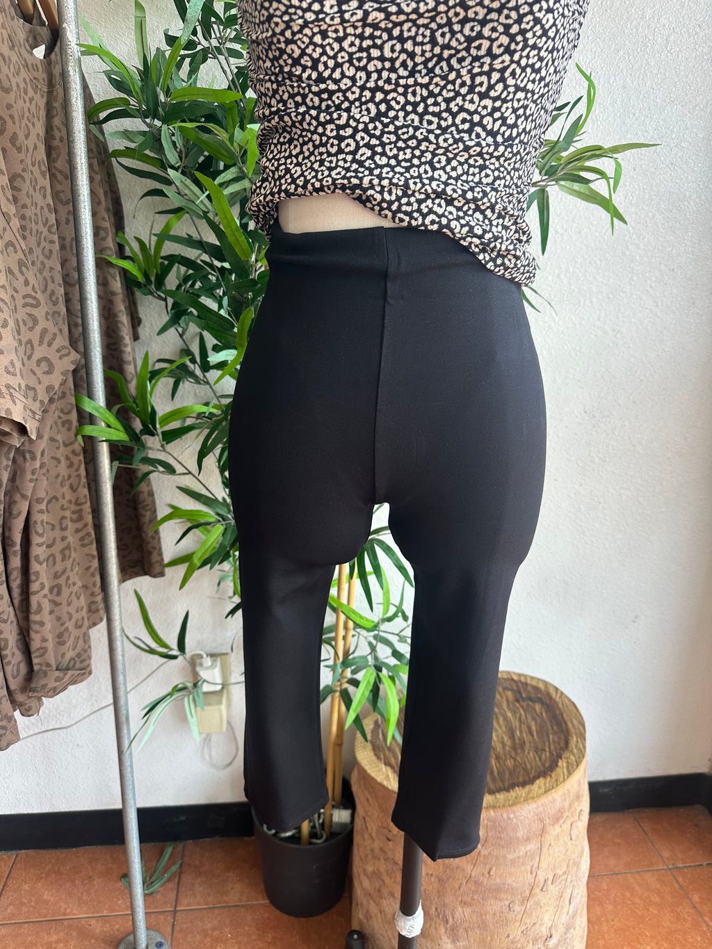 Snatched and thick capri leggings