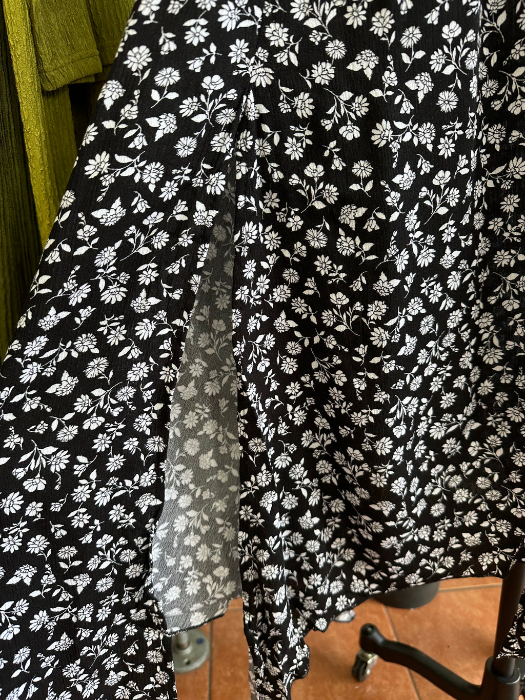 Halter maxi dress (black)