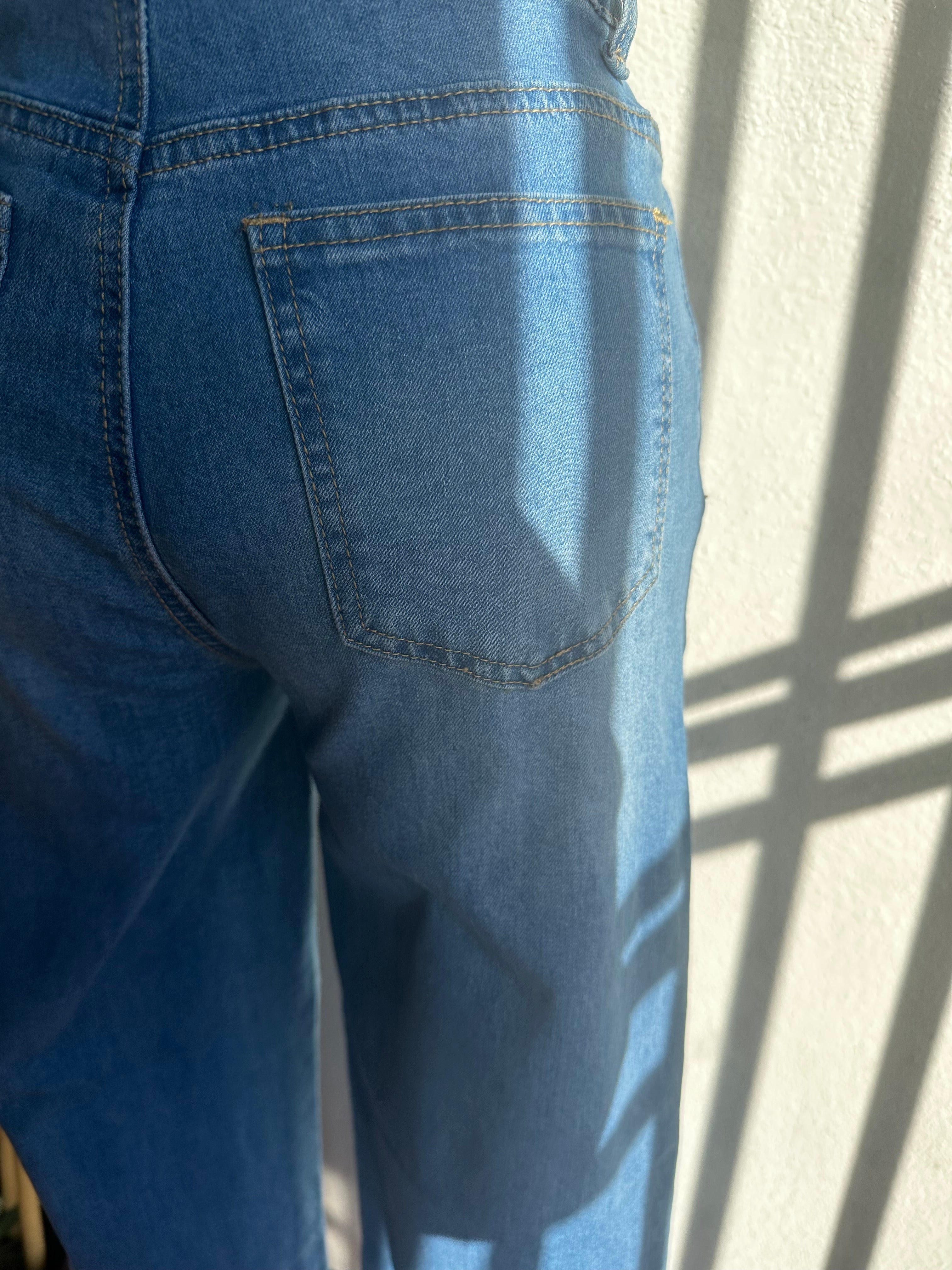 Basic Wide Leg Jeans