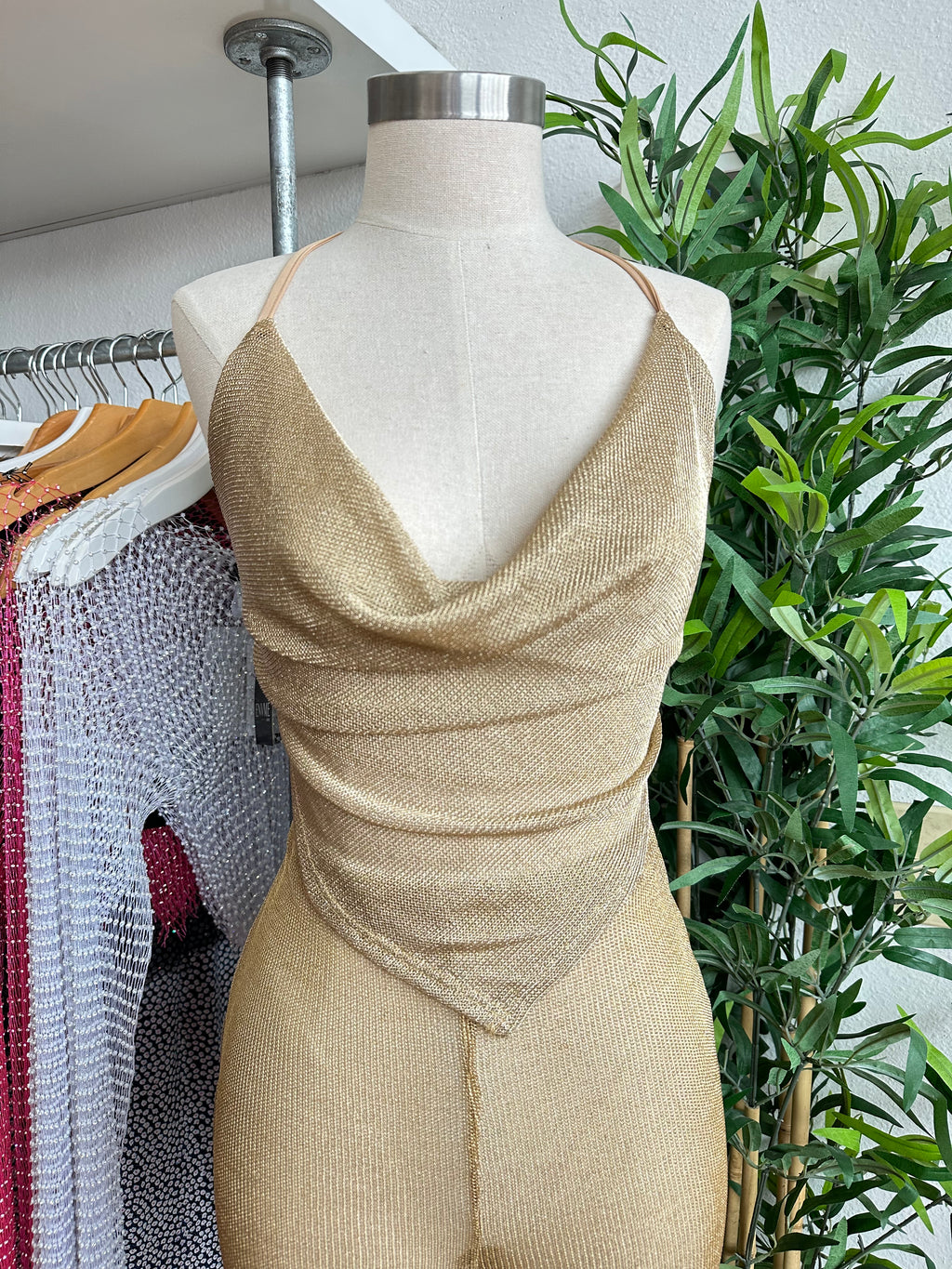 Bee top