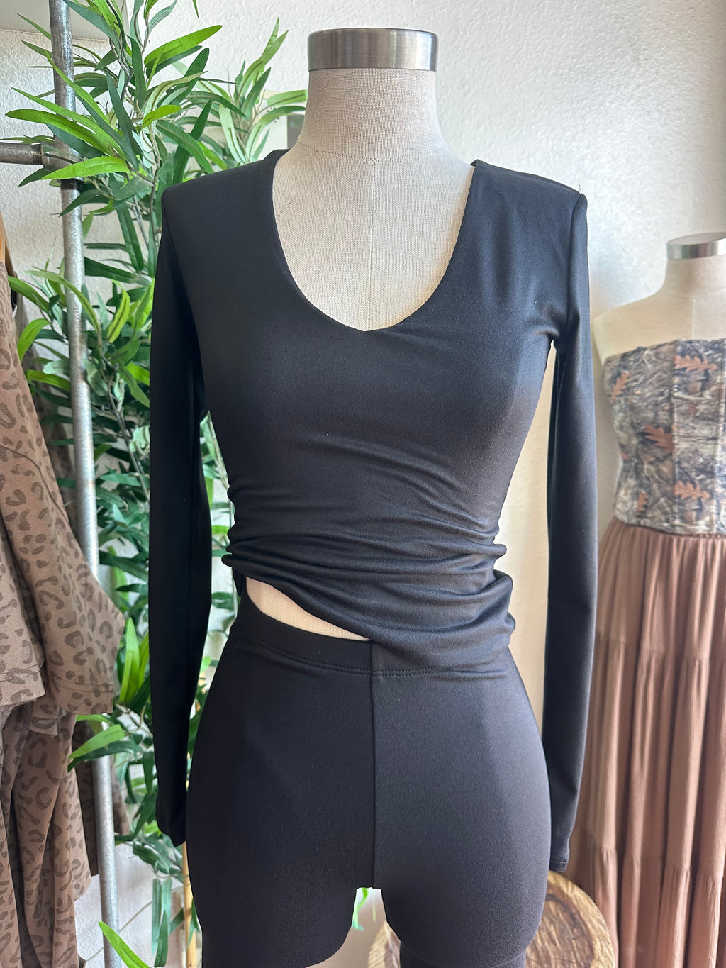 V-neck long sleeve double layered