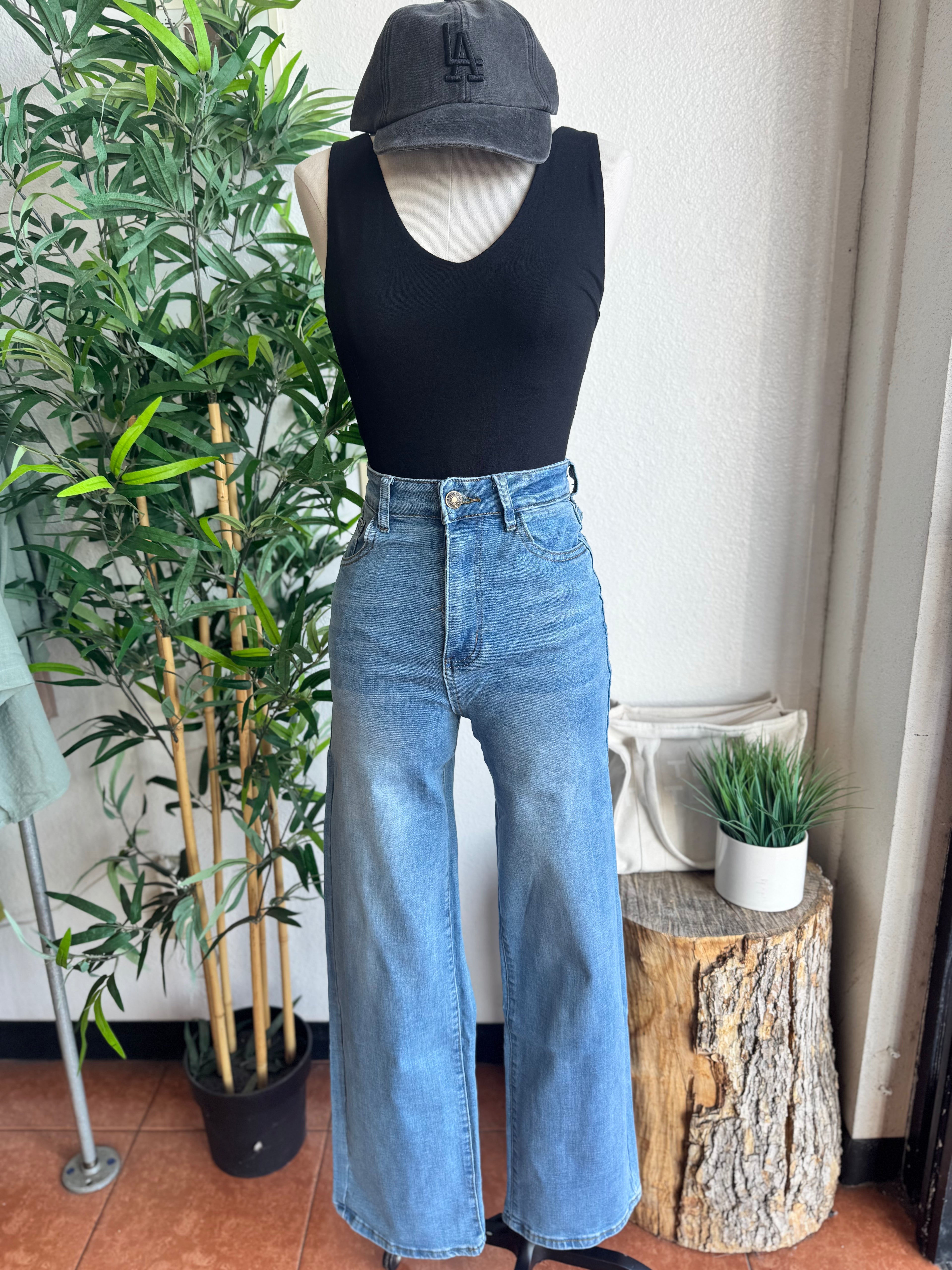 Tyler Pants (light wash)