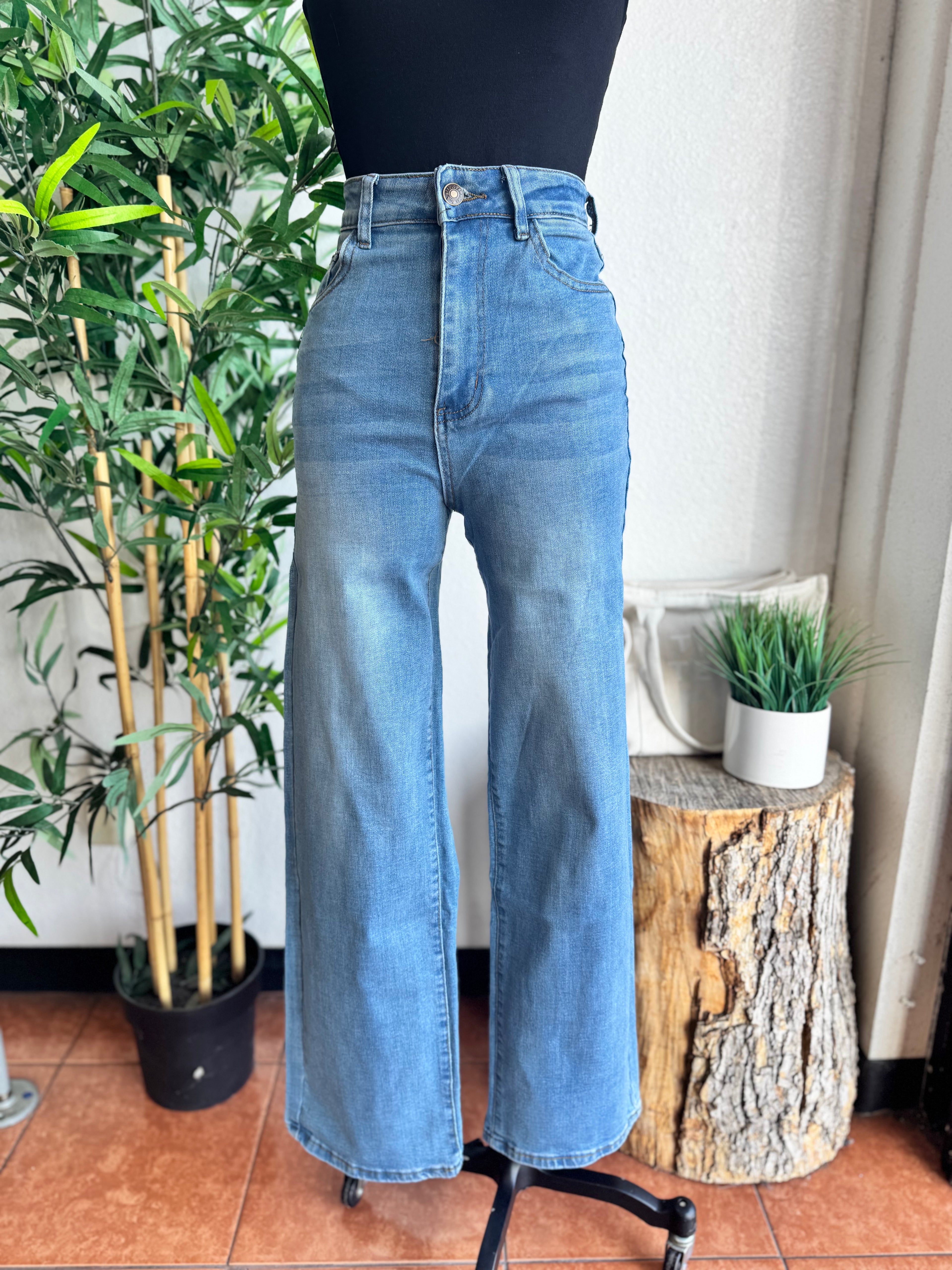 Tyler Pants (light wash)