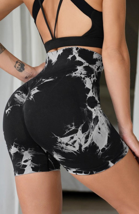 Seamless scrunch butt tie dye yoga shorts (black)