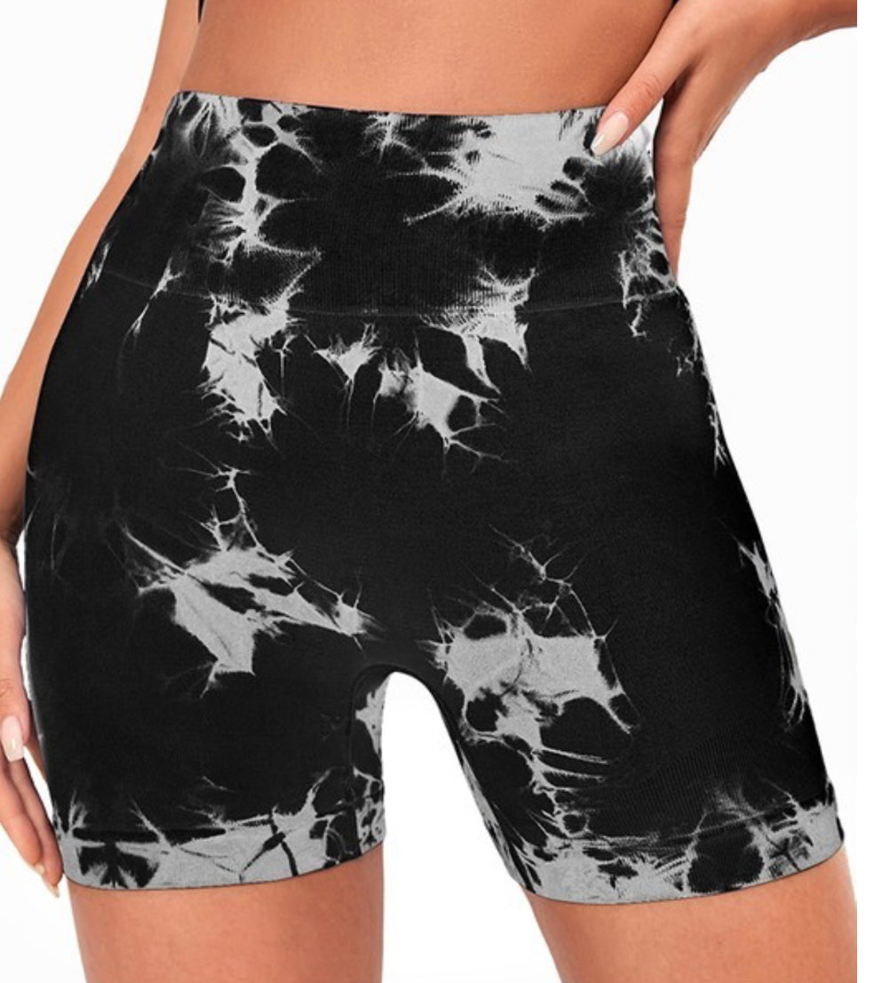 Seamless scrunch butt tie dye yoga shorts (black)