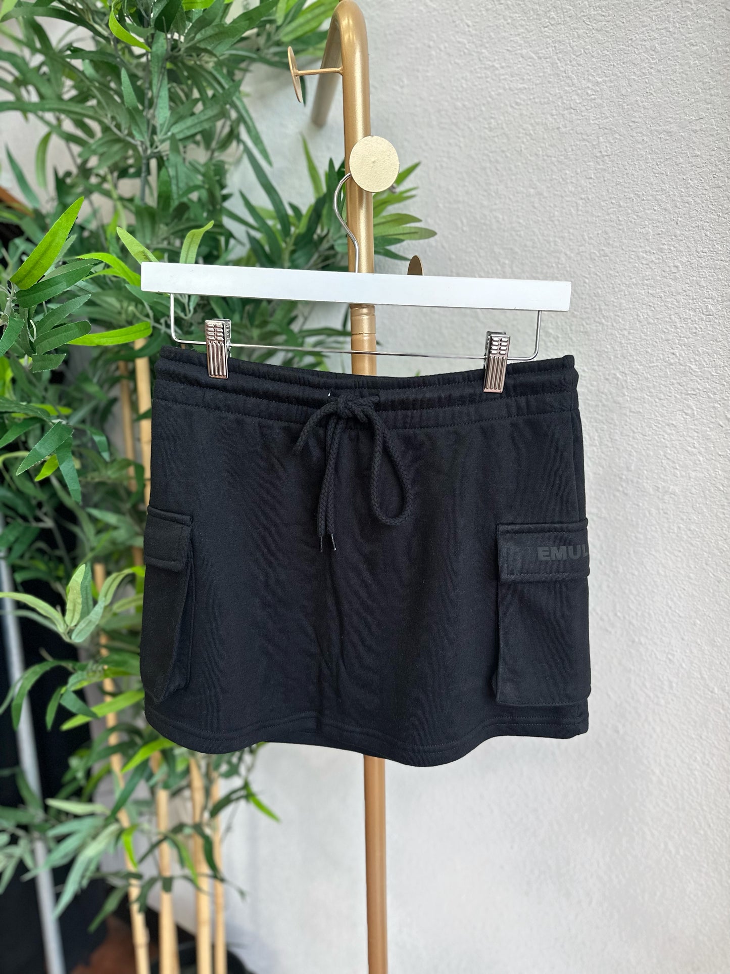 Out and about skirt (black)