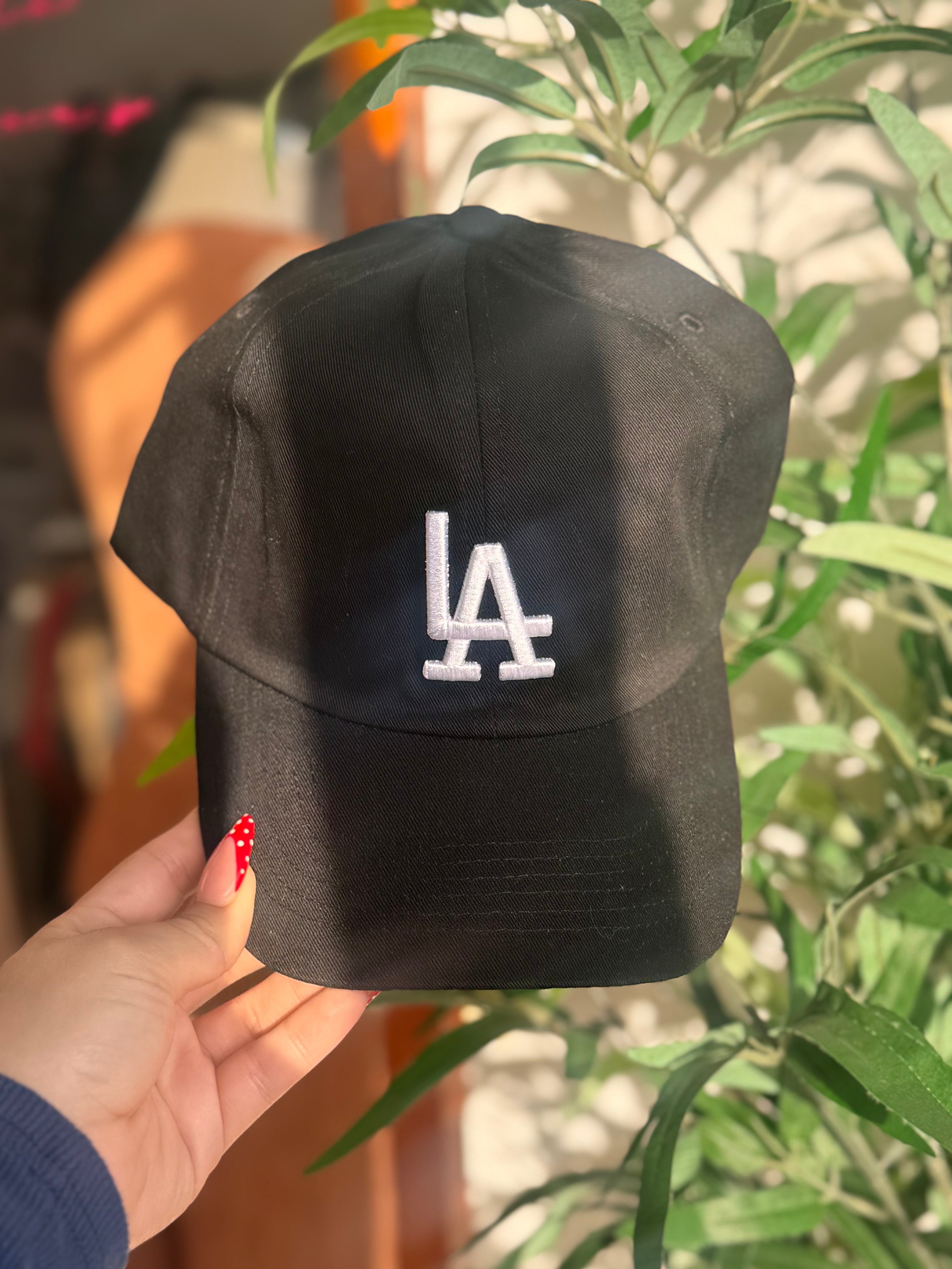 LA HAT Black