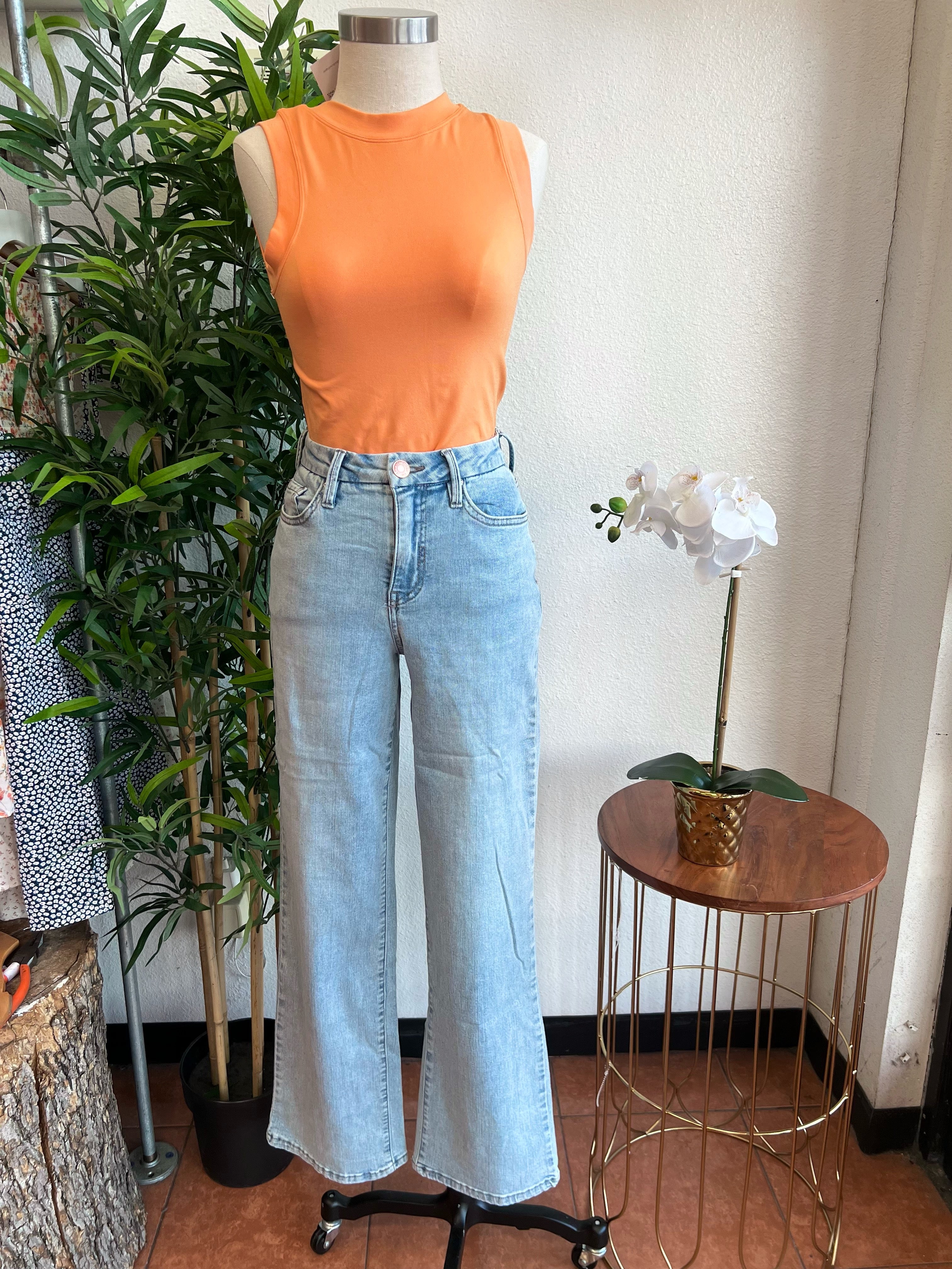 Baby got back Jeans (Light Wash)