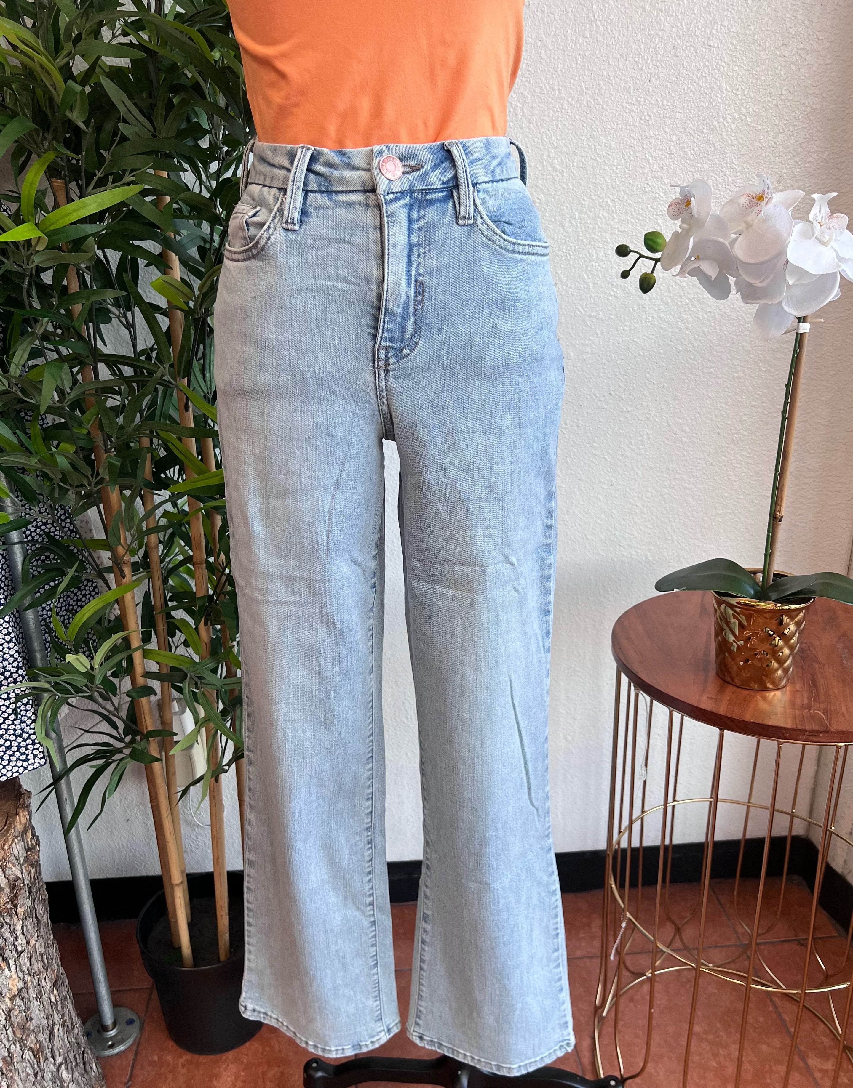 Baby got back Jeans (Light Wash)