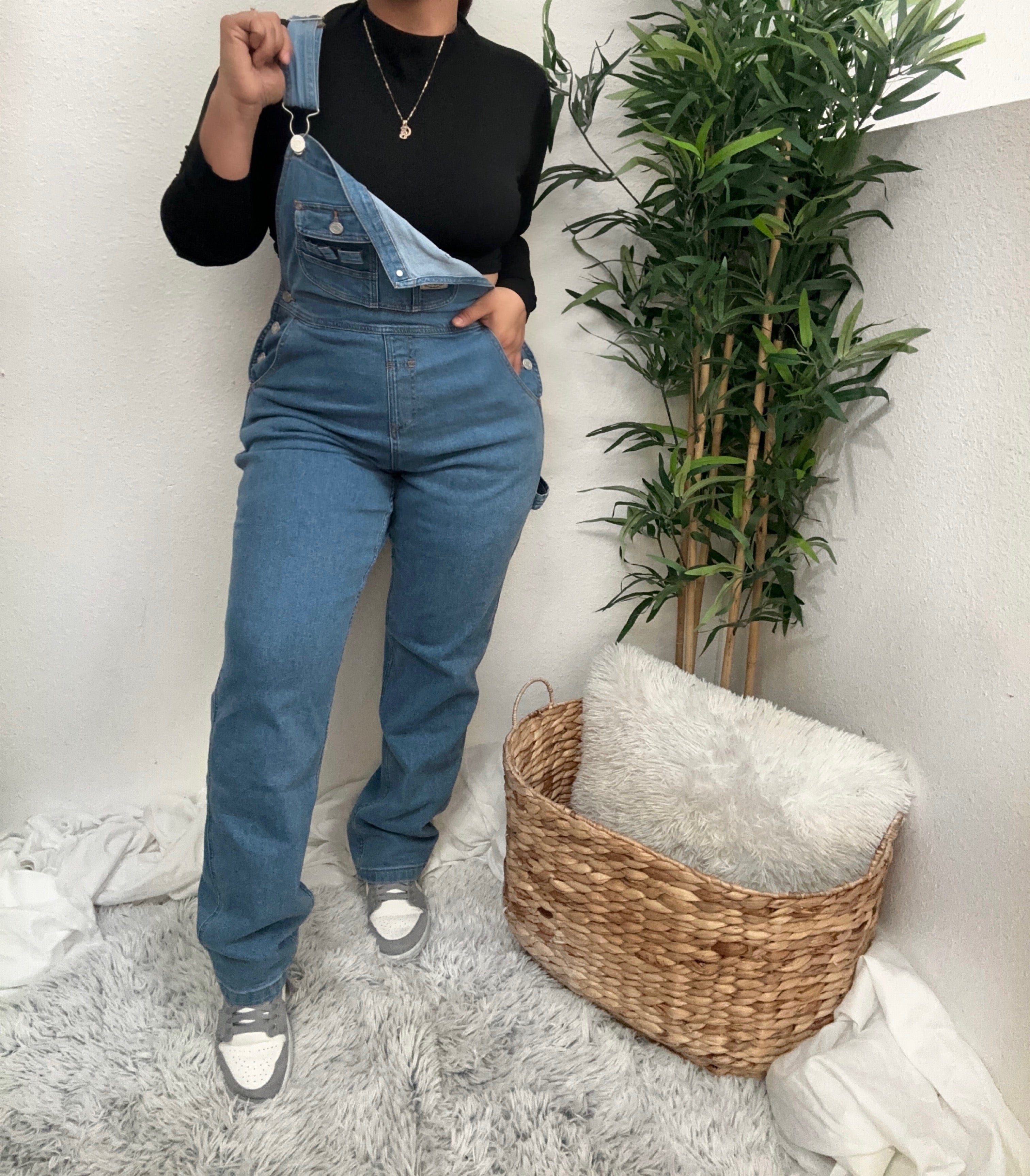 Curvy Girl Overalls Straight Leg (Medium Wash)