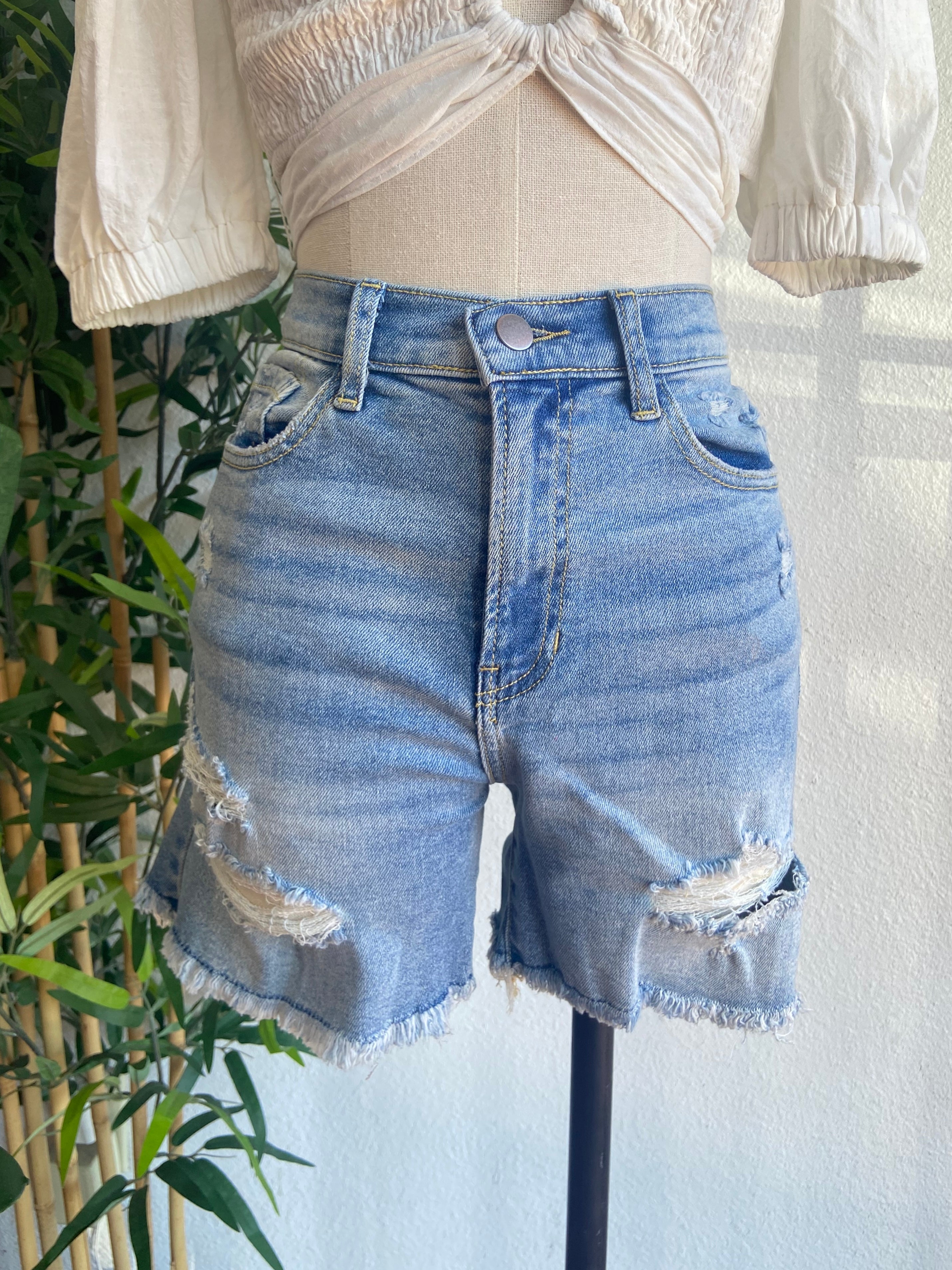 Midi Shorts (Medium Wash)