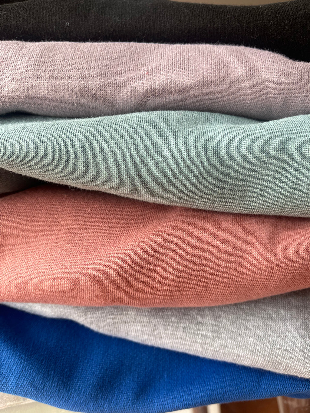 MAMA Crewneck