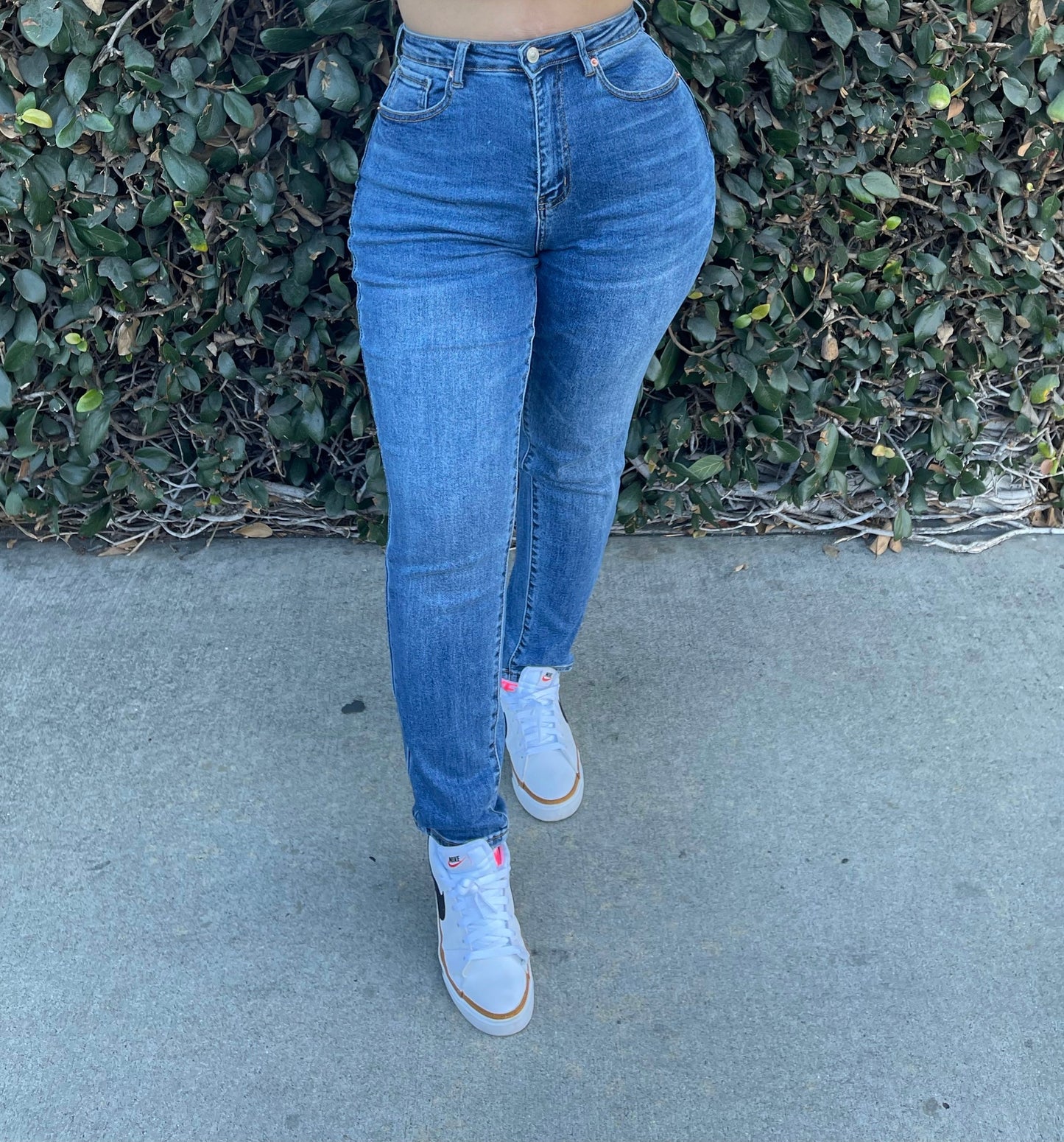 Modern mom jeans (no rips)