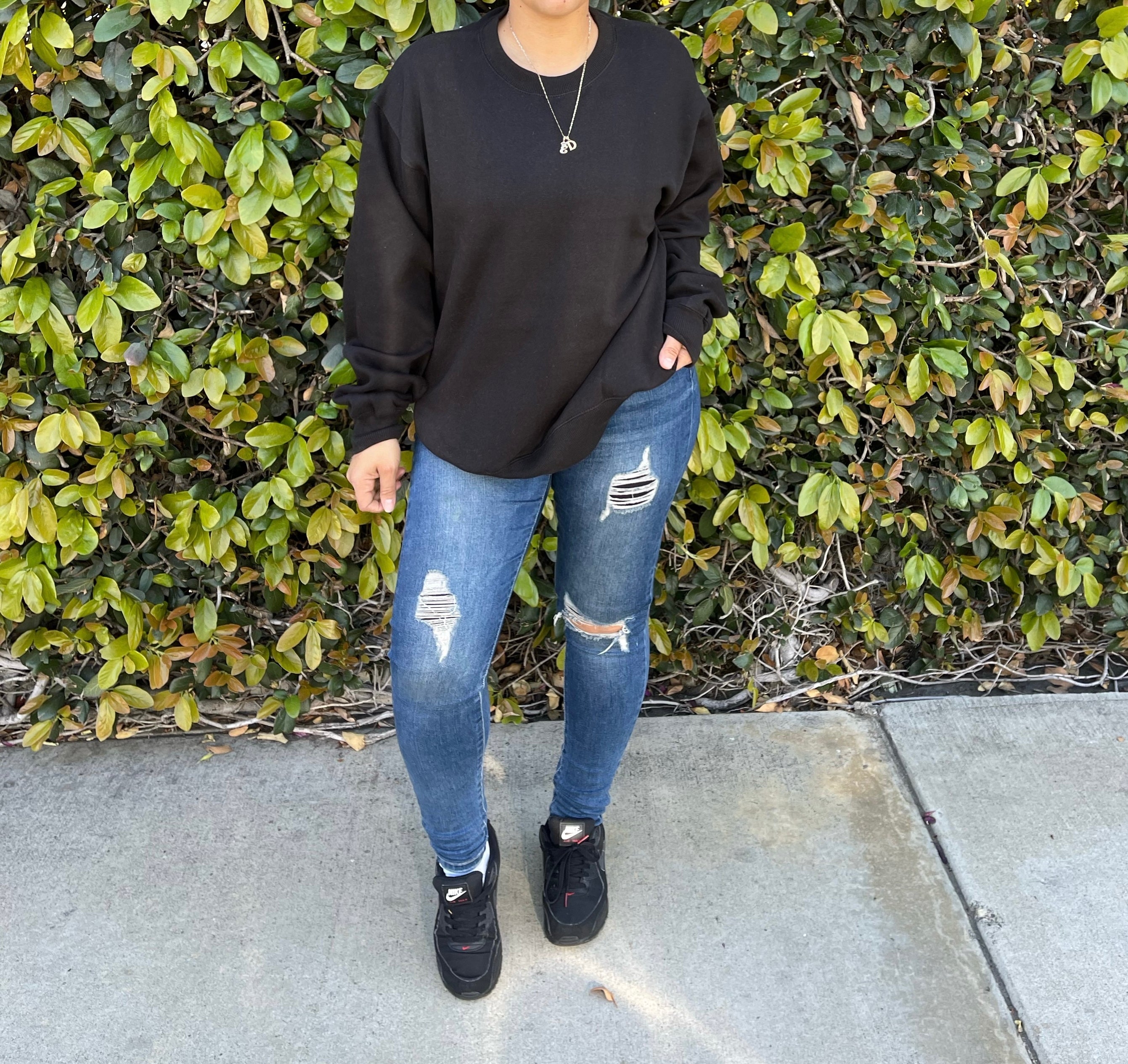 Emulate me crewneck (black)