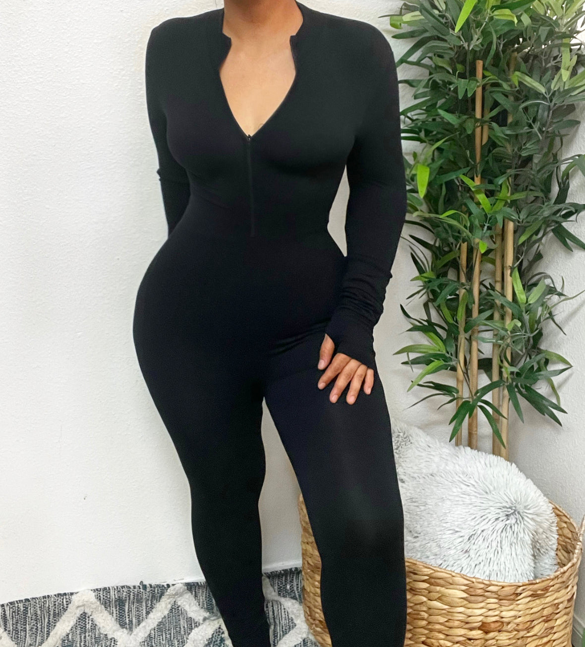 Falling for you jumpsuit (Black)