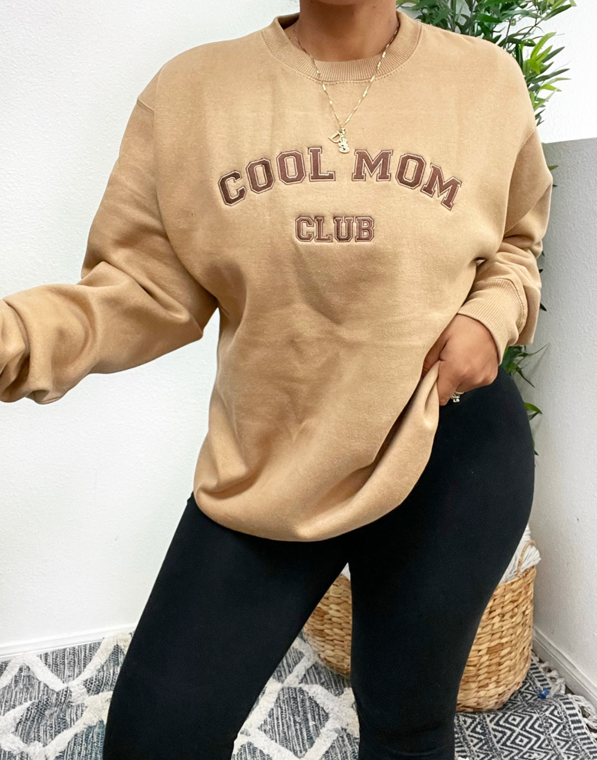 Cool Mom Club Crewneck (taupe)