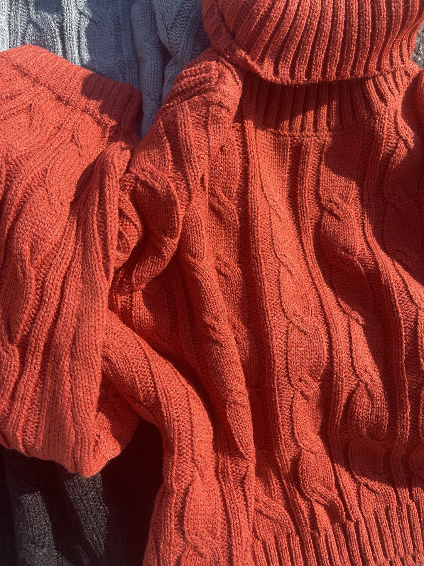 Snug knit sweater (terra)