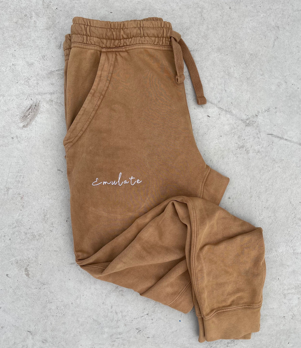 Day 4: Emulate vintage set (almond)