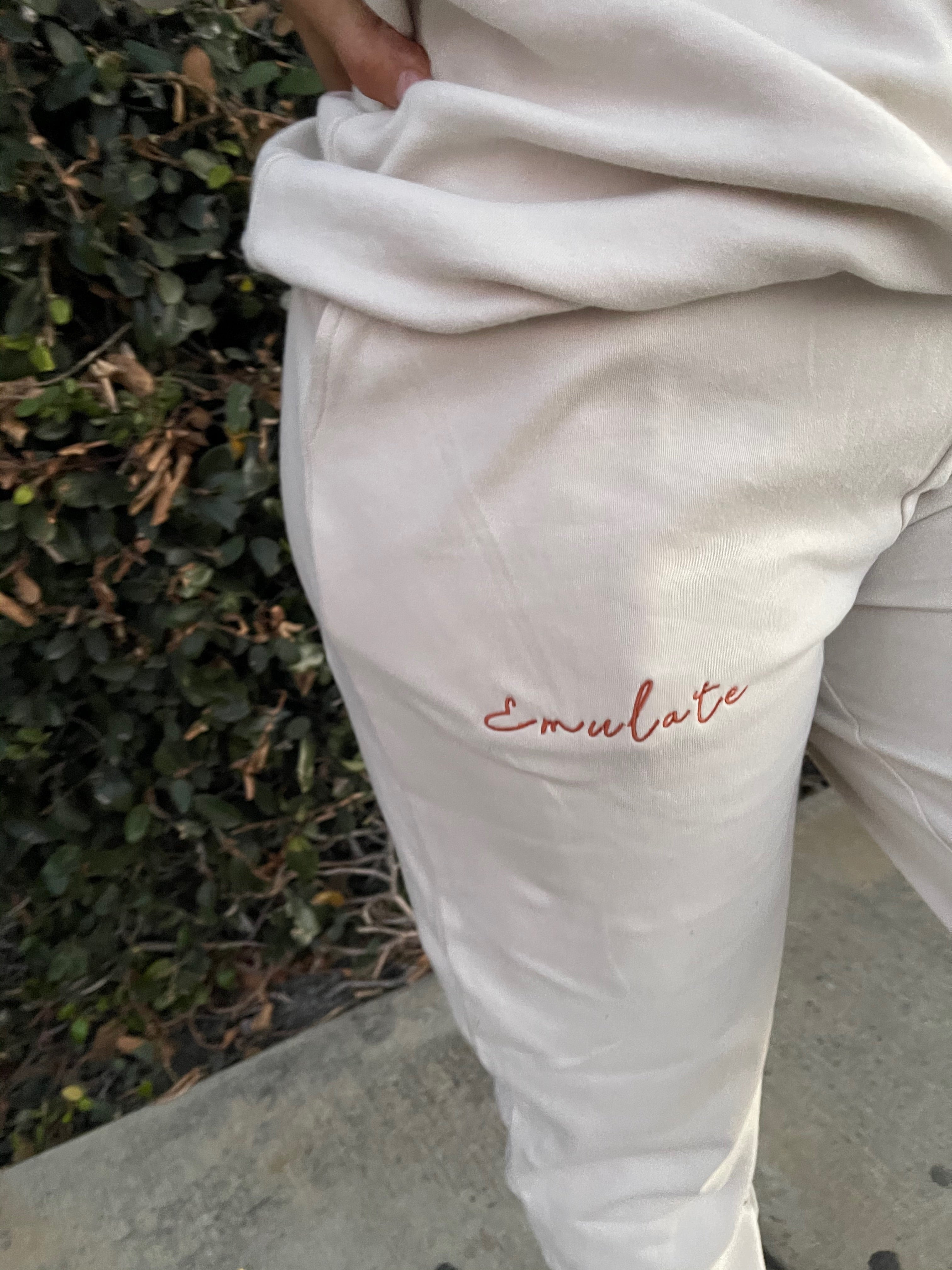 Emulate me set (bone)