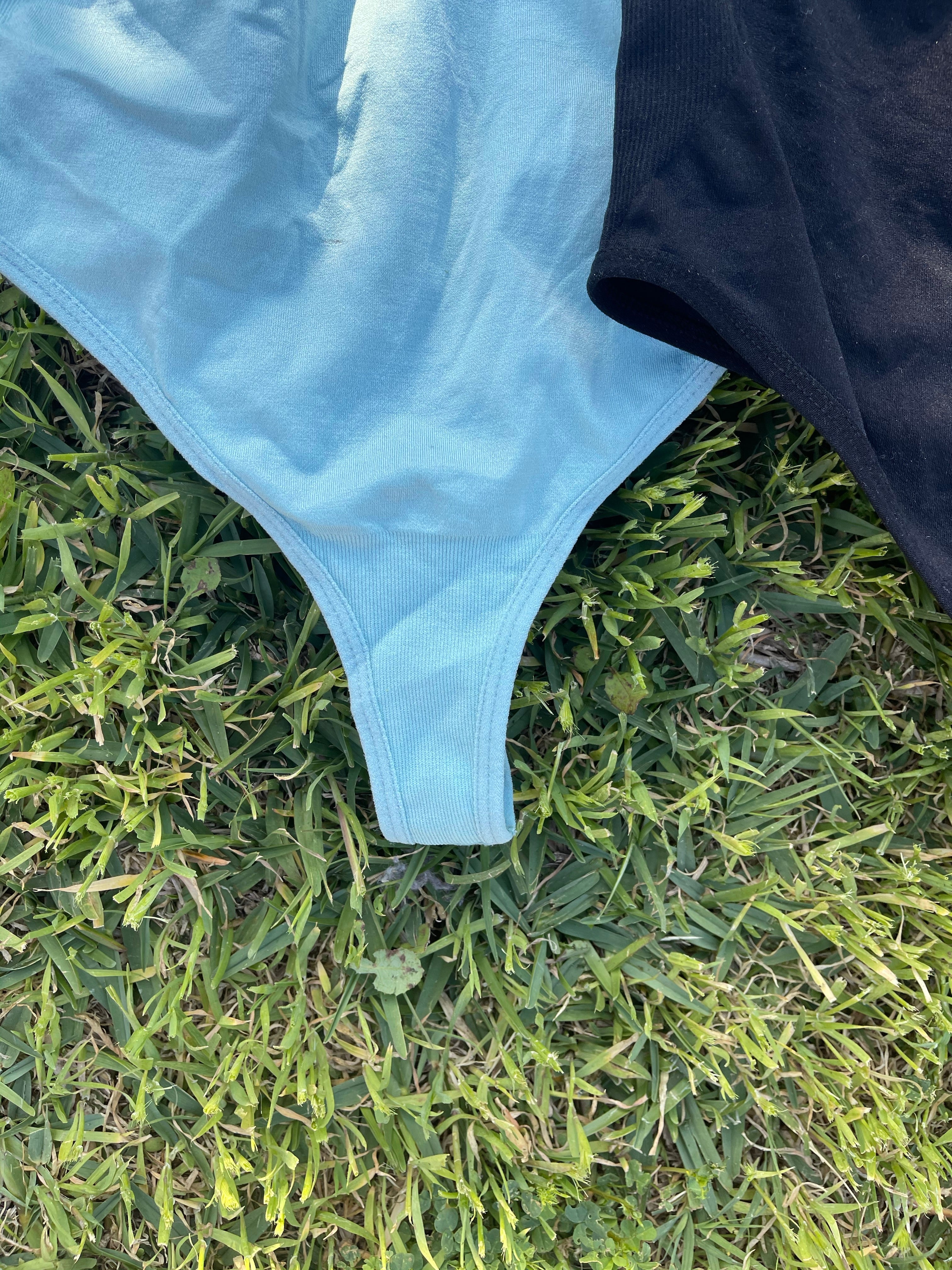 Baddie bodysuit (black and Aqua)